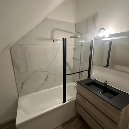 14 Minutes Aéroport De Beauvais Appartamento Haudivillers